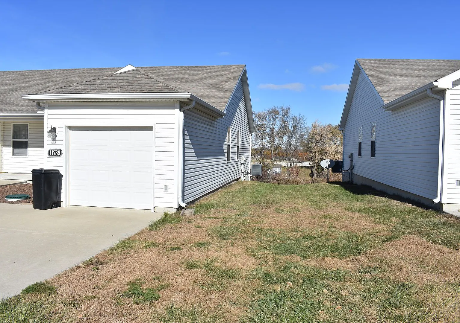11789 Ridgeway Drive, St. Joseph MO 64505 — Photo 2