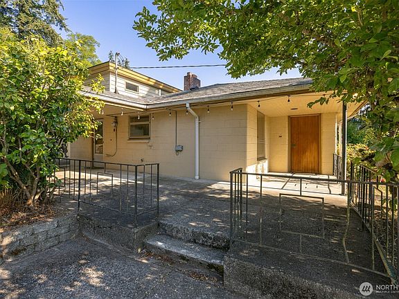 3rd image of 1207 32nd Street