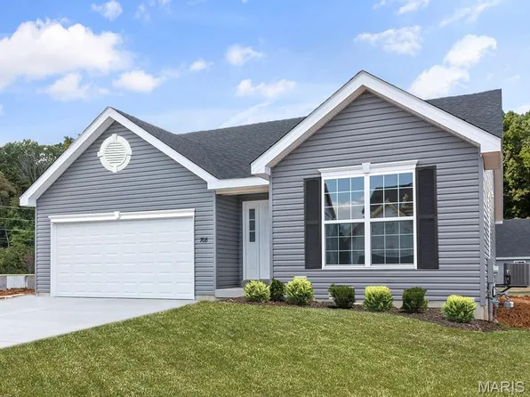 556 Apple Orchard Ln, Wentzville, MO 63385