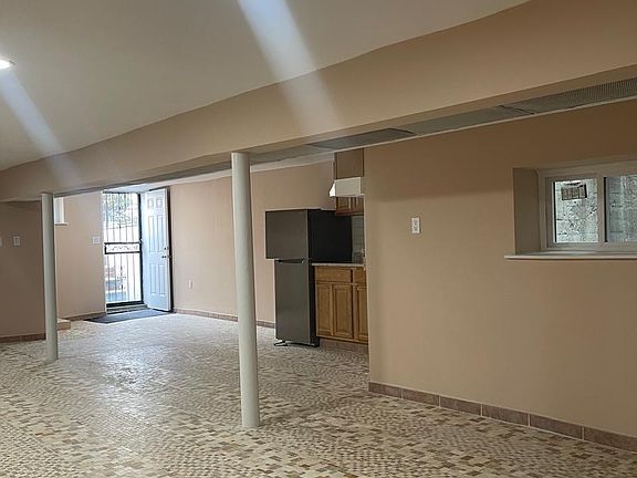 5th image of 2229 35th St #1
