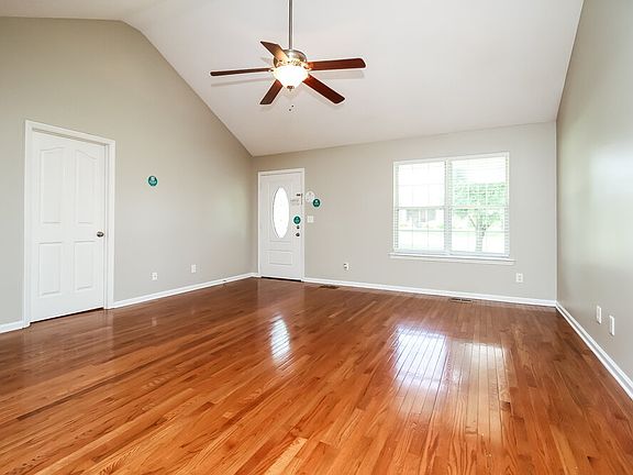 4th image of 2231 Sawmill St