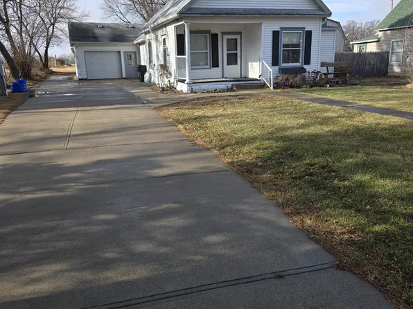 624 4th St, Meadow Grove, NE 68752