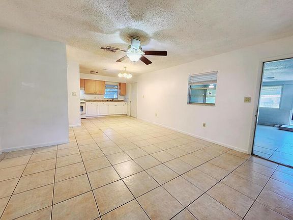 5th image of 1416 Warwick Pl
