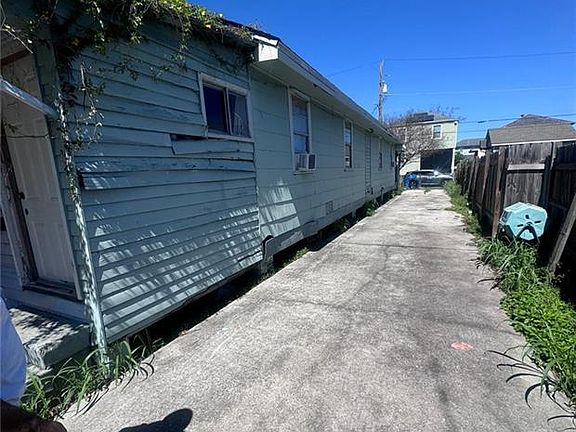 3rd image of 1868 N Galvez St