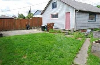 2nd image of 3538 S Ainsworth Ave