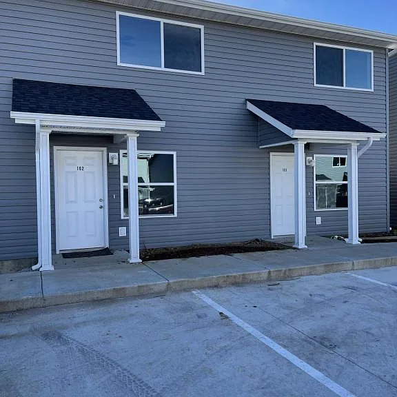 100 N Progress Dr — Photo 1