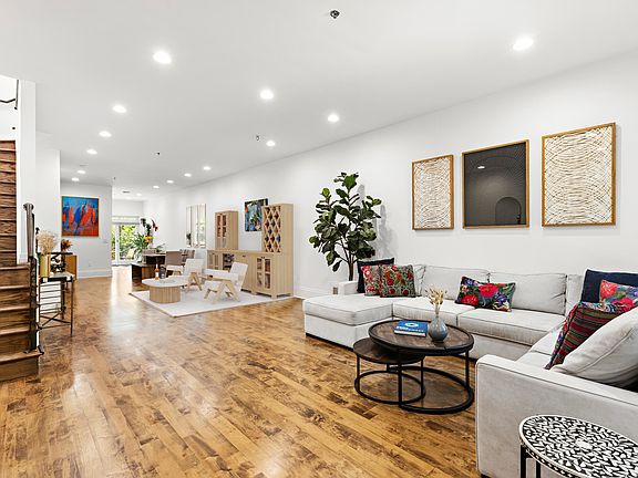 4th image of 297.5 Montgomery St #2