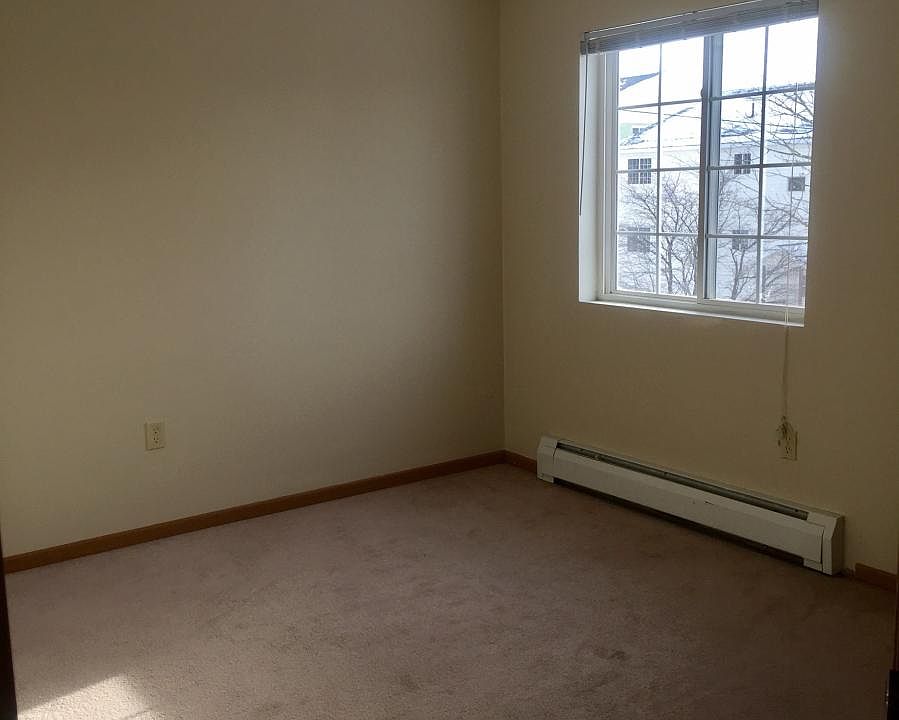 2nd image of 1009 Grant Ave APT 3