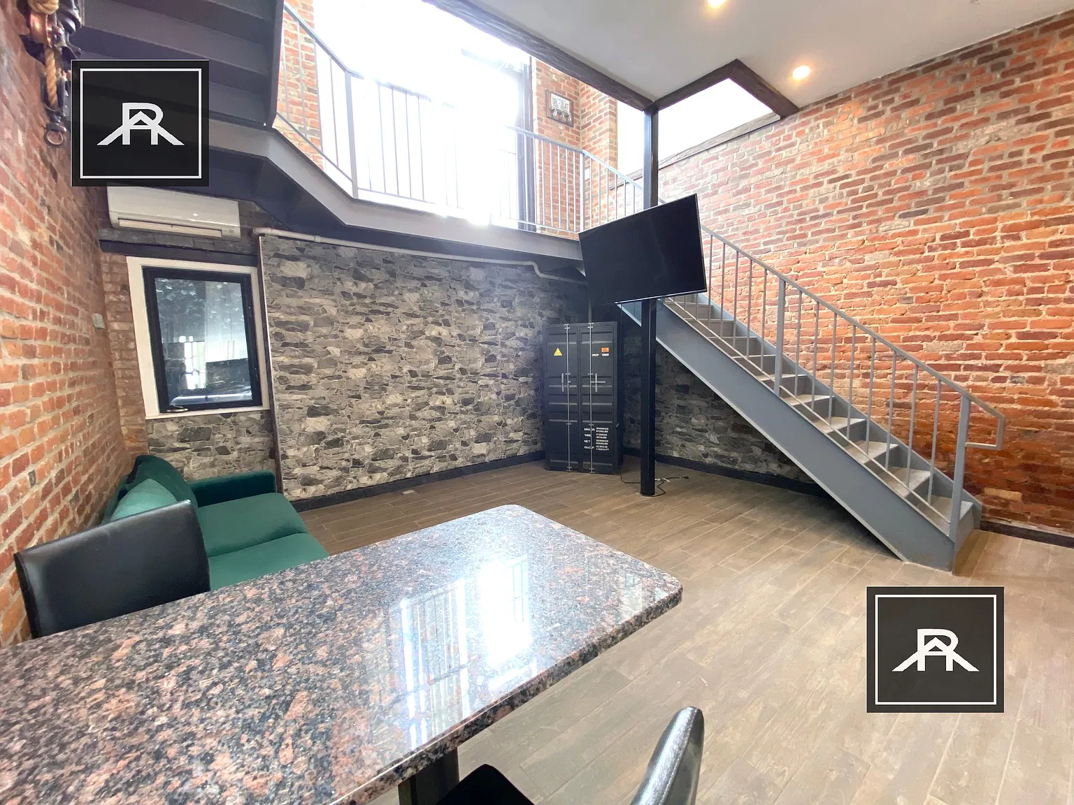 1032 Commonwealth Ave — Photo 4