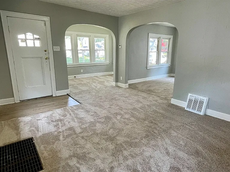 628 Glendora Ave — Photo 3