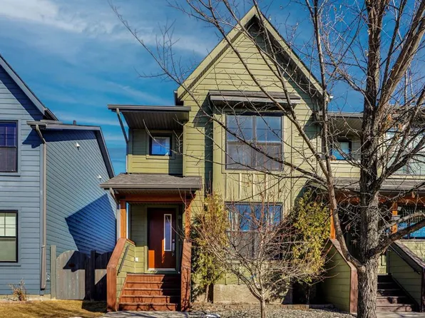 82 S Walden Dr SE, Calgary, AB T2X 0N3