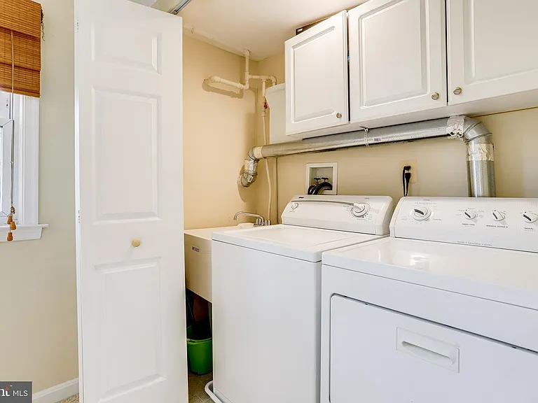 7321 Reddfield Ct — Photo 15