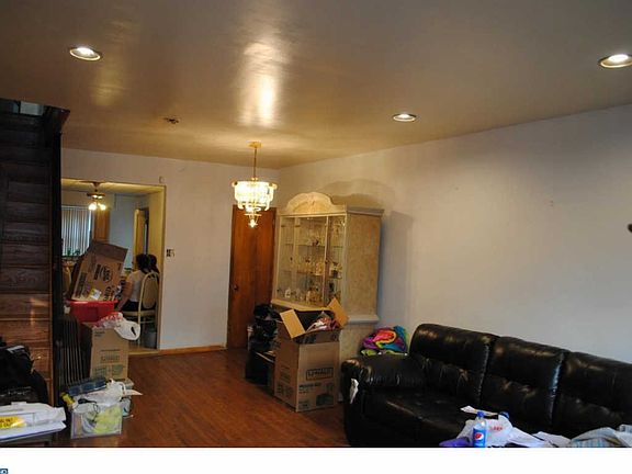 4th image of 2636 S Alder St
