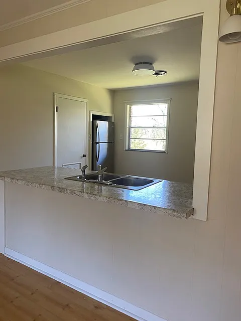 2 bed, 1000 sqft, $1,650 — Photo 4