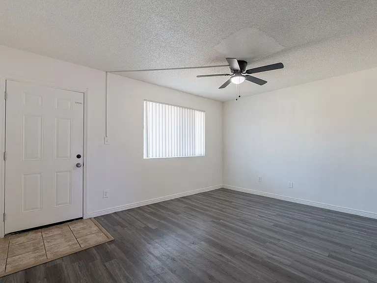 3222 W Indian School Rd — Photo 2
