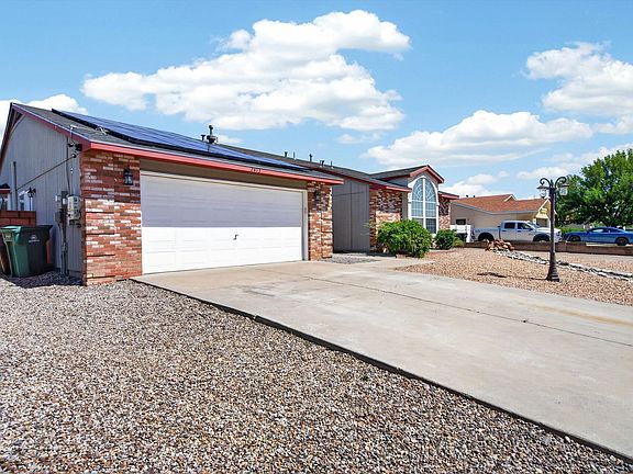 2nd image of 2413 Agua Fria Dr NE