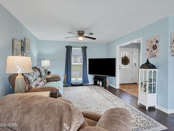 5th image of 1112 Scenic Hill Dr
