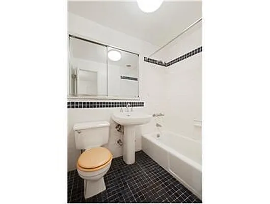 Rented by Douglas Elliman | media 66