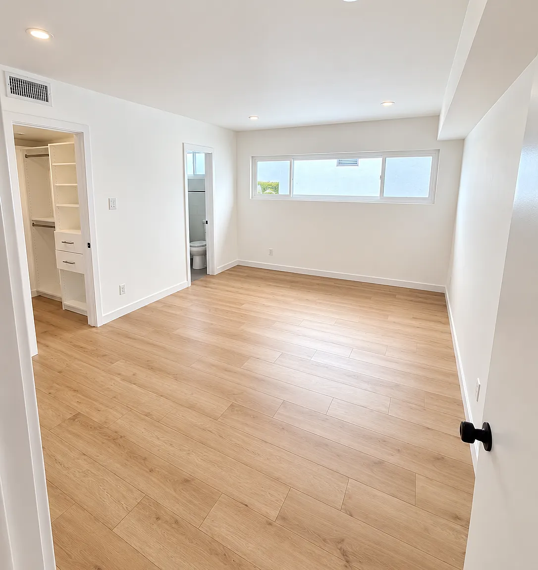 2 bed, $4,950 — Photo 2