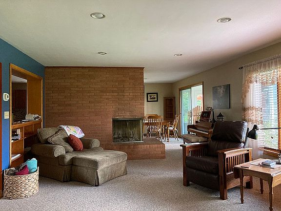 3rd image of 510 N Samuel Dr