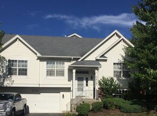 7219 S Flagg Creek Dr, Indian Head Park, IL 60525
