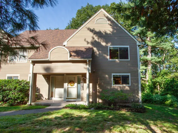 10 Wood Duck Lane #10, Simsbury, CT 06081