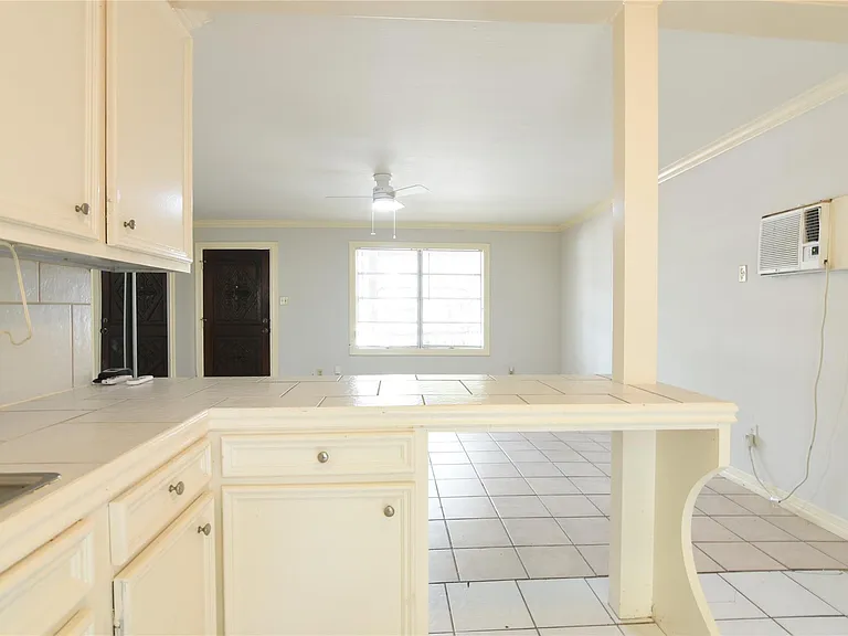 613 Pacific St #1 — Photo 7
