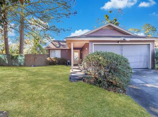 19 Robin Hood Dr, Savannah, GA 31406