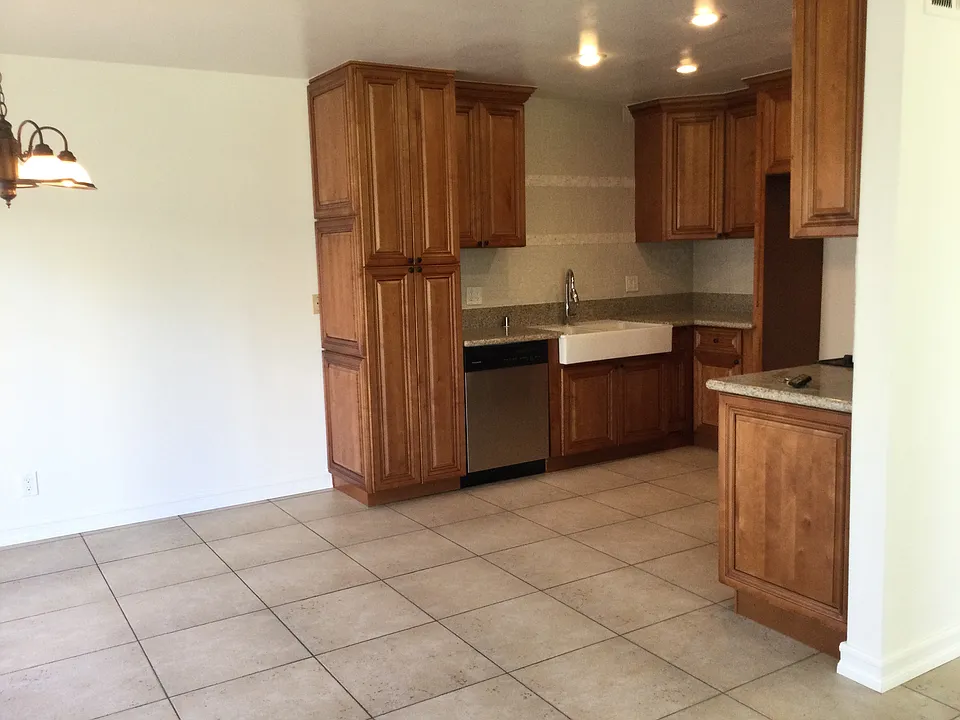 7601 Volga Dr #1