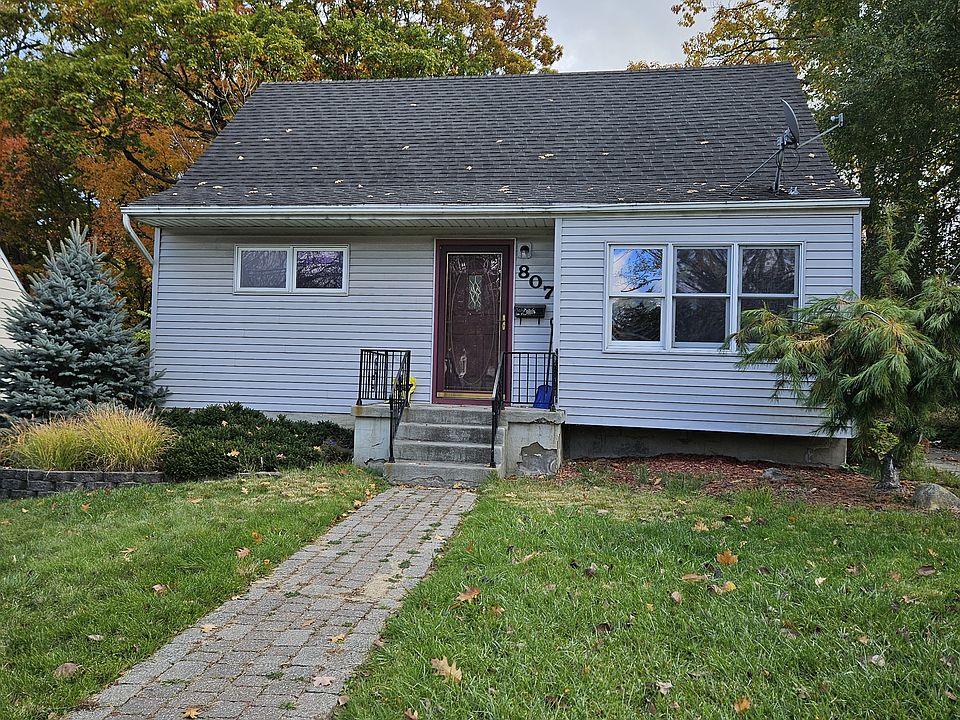 1st image of 807 Bradley Ave
