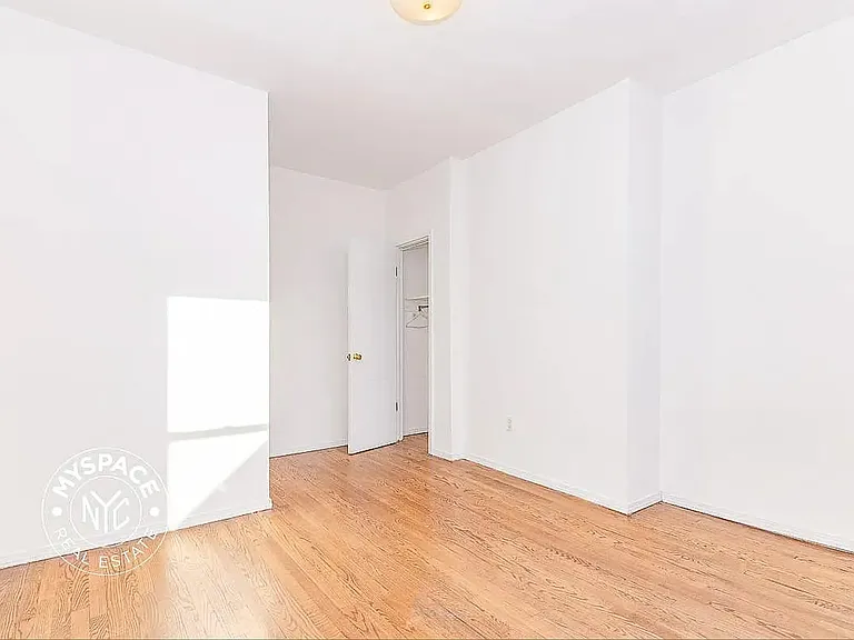249 Melrose St #2R — Photo 7