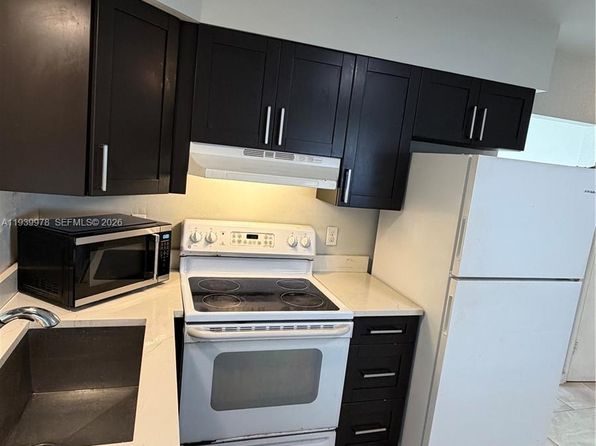 1320 12th Ave S APT 3