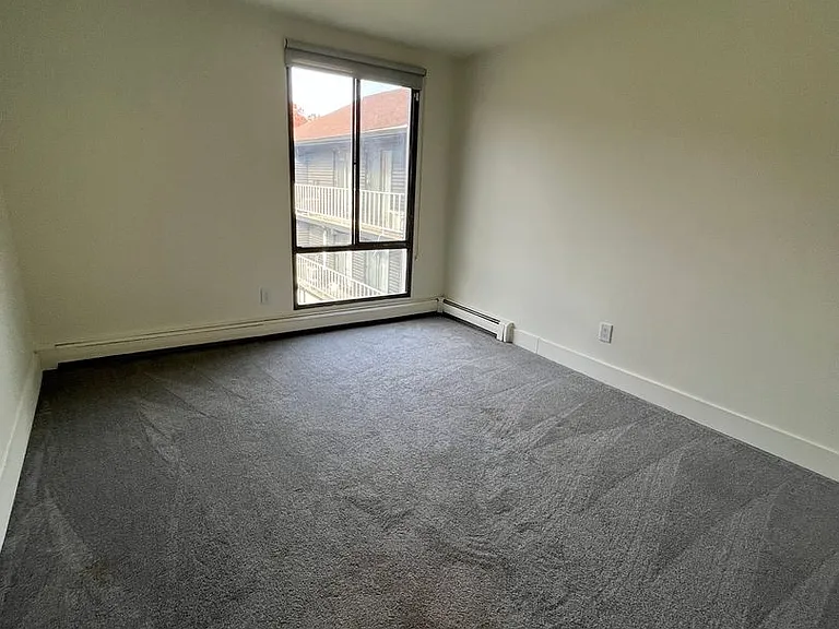 Sycamore Place Apartments — Photo 39