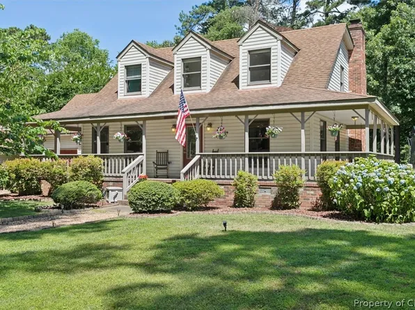 7743 Waters Edge Ln, Gloucester Point, VA 23062