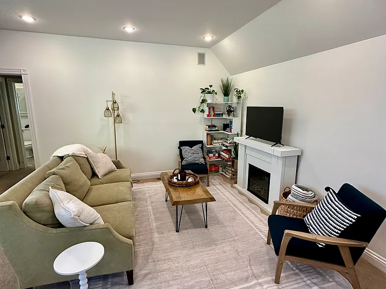 266 S Union St #C — Photo 10