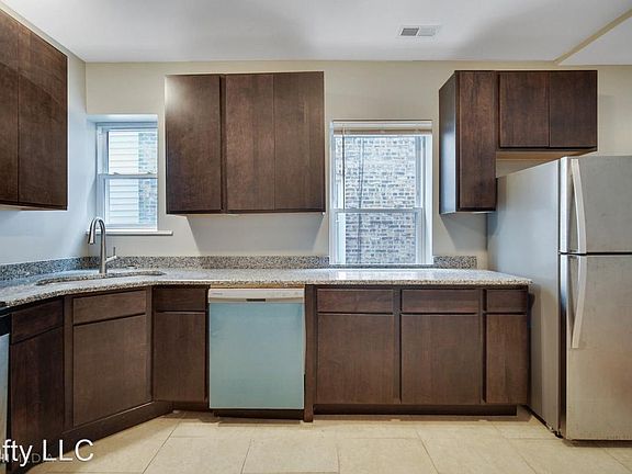 4th image of 1825 N Mayfield Ave #1