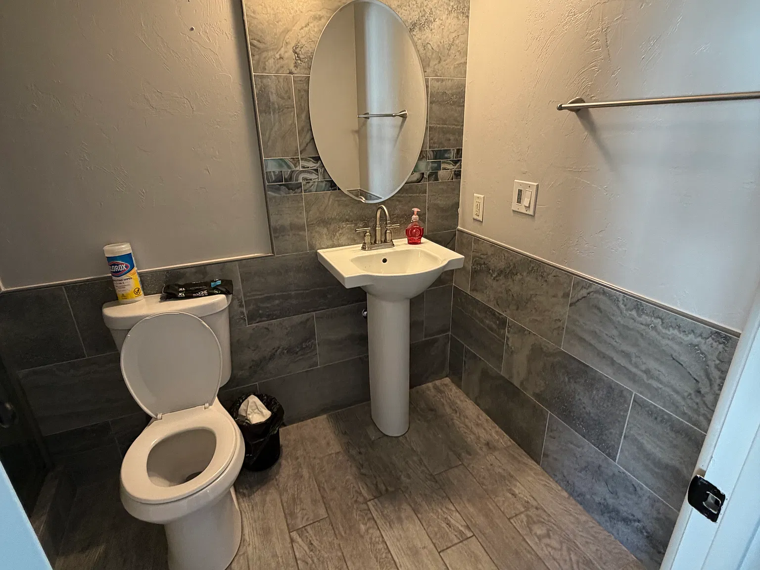4 bed, 1874 sqft, $2,700 — Photo 3
