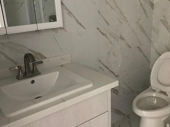 2nd image of 608 N Sparks St