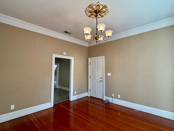 3rd image of 519 13th St APT A