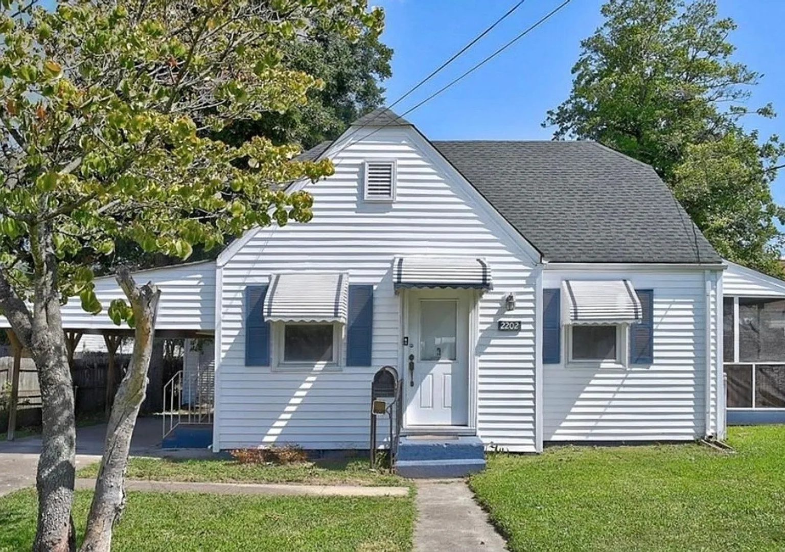 Spacious 4BR House in Norfolk — Photo 1