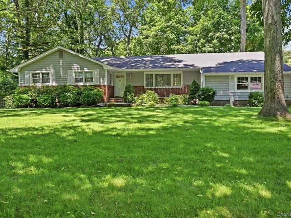 34 Bolan Drive, Huntington Station, NY 11746