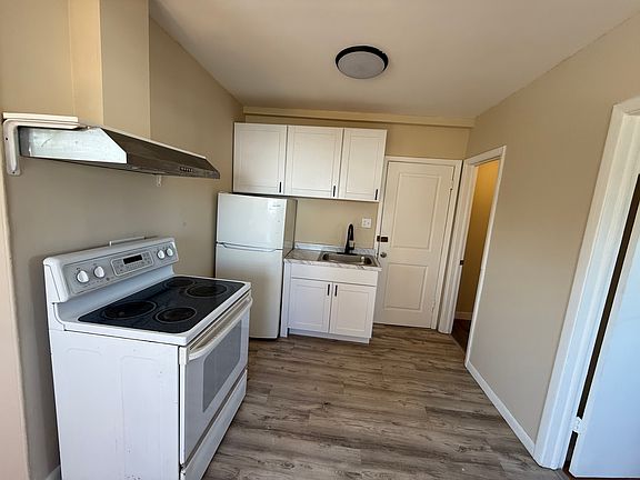 2nd image of 10 Seminary Hill Rd Floor 1