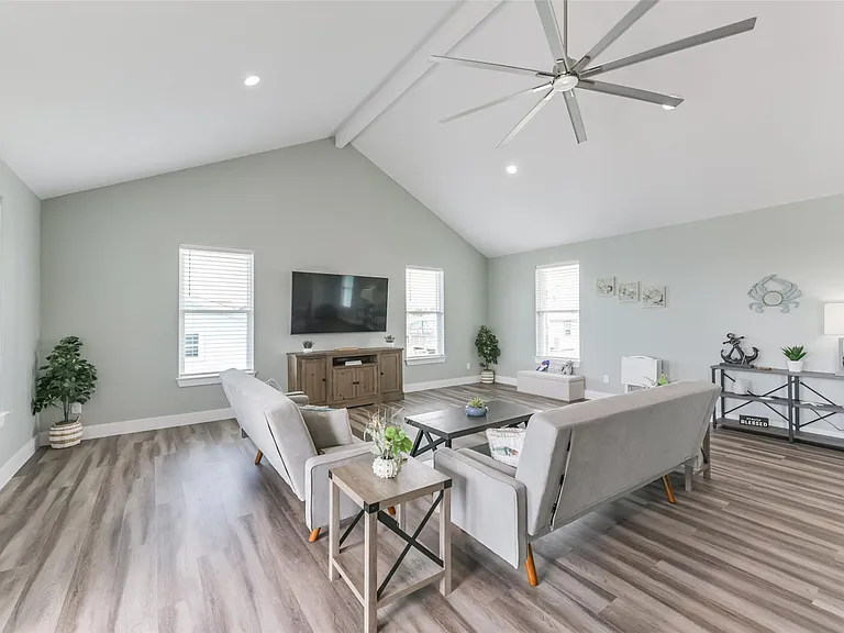 16630 Jean Lafitte Rd — Photo 9