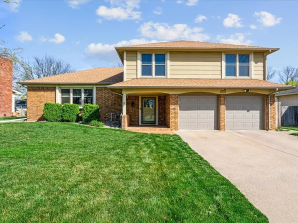 308 Rolling Hills Dr, Newton, KS 67114