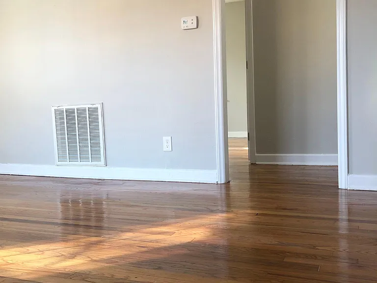 520 Cecil St — Photo 2