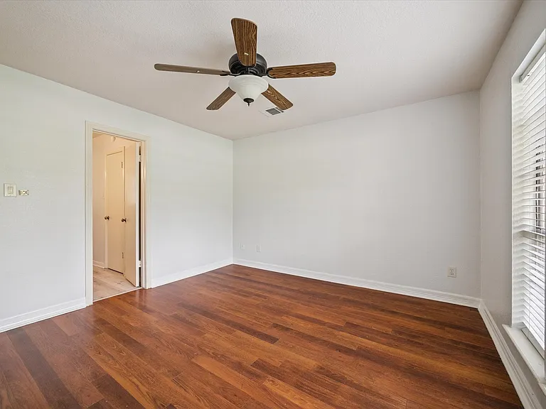 23906 Northcrest Dr #23906 — Photo 17
