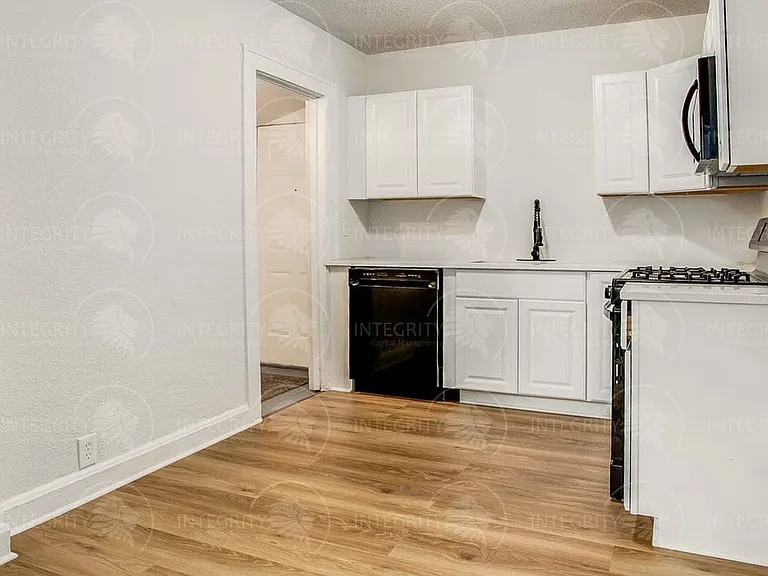 6210 Agnes Ave — Photo 16