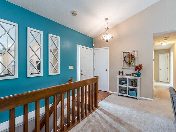 3rd image of 7213 Bluecrest Dr