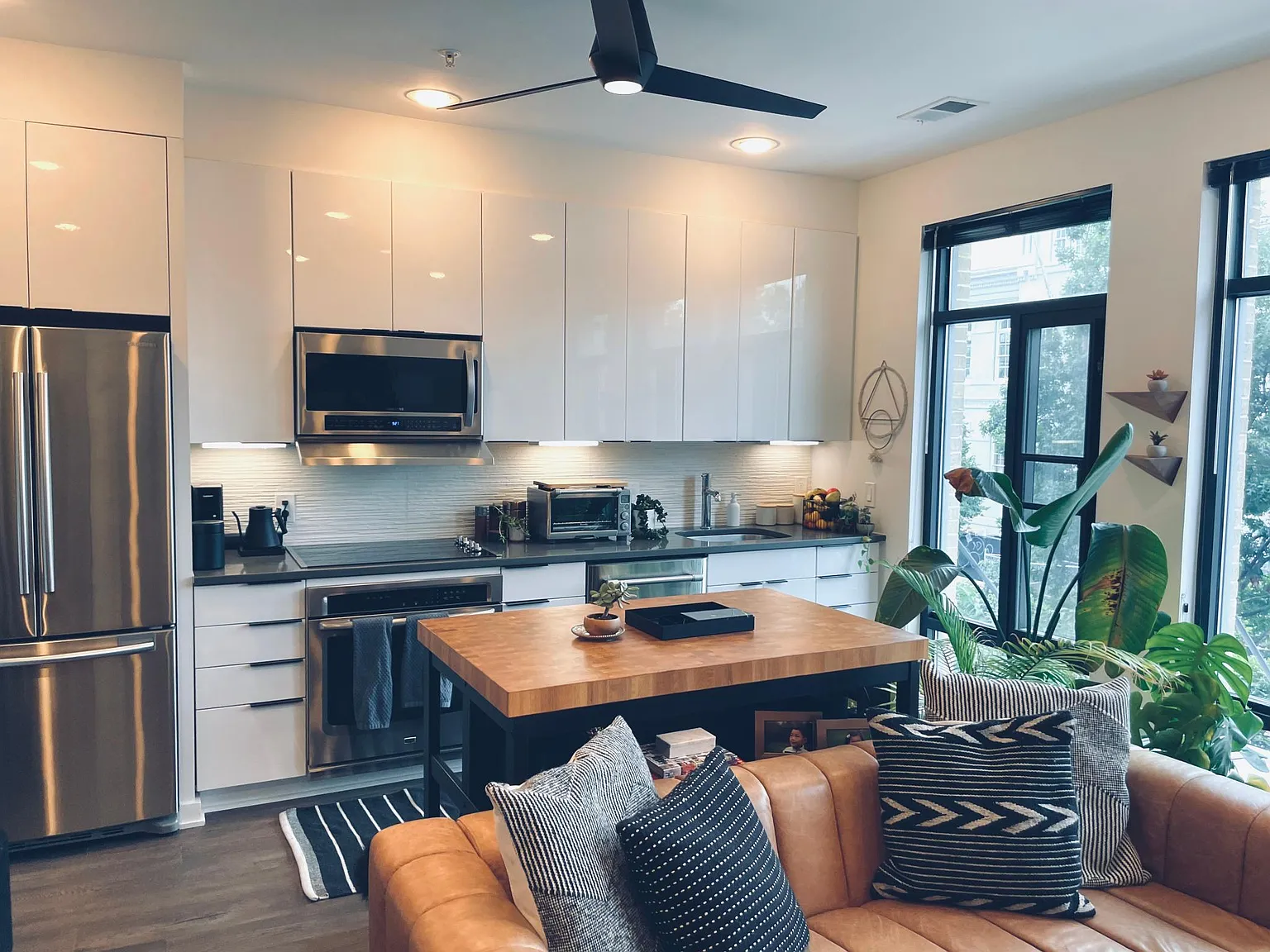1 bed, 627 sqft, $2,375 — Photo 2