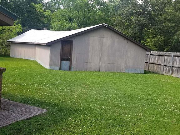 2nd image of 198 Rosewood St